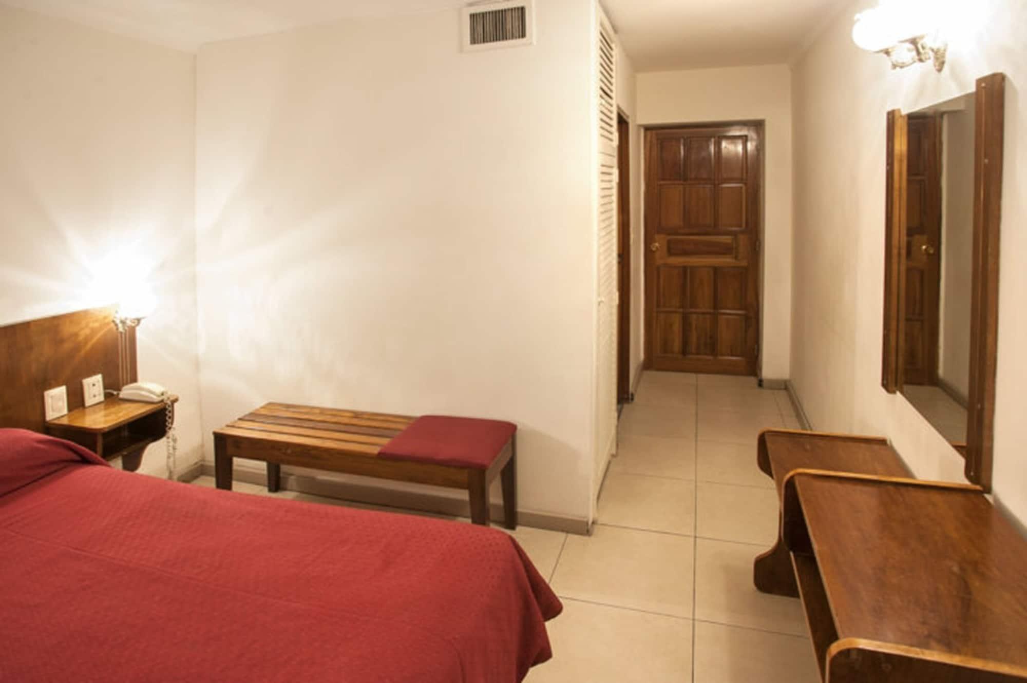 Hotel Princess Mendoza Bagian luar foto