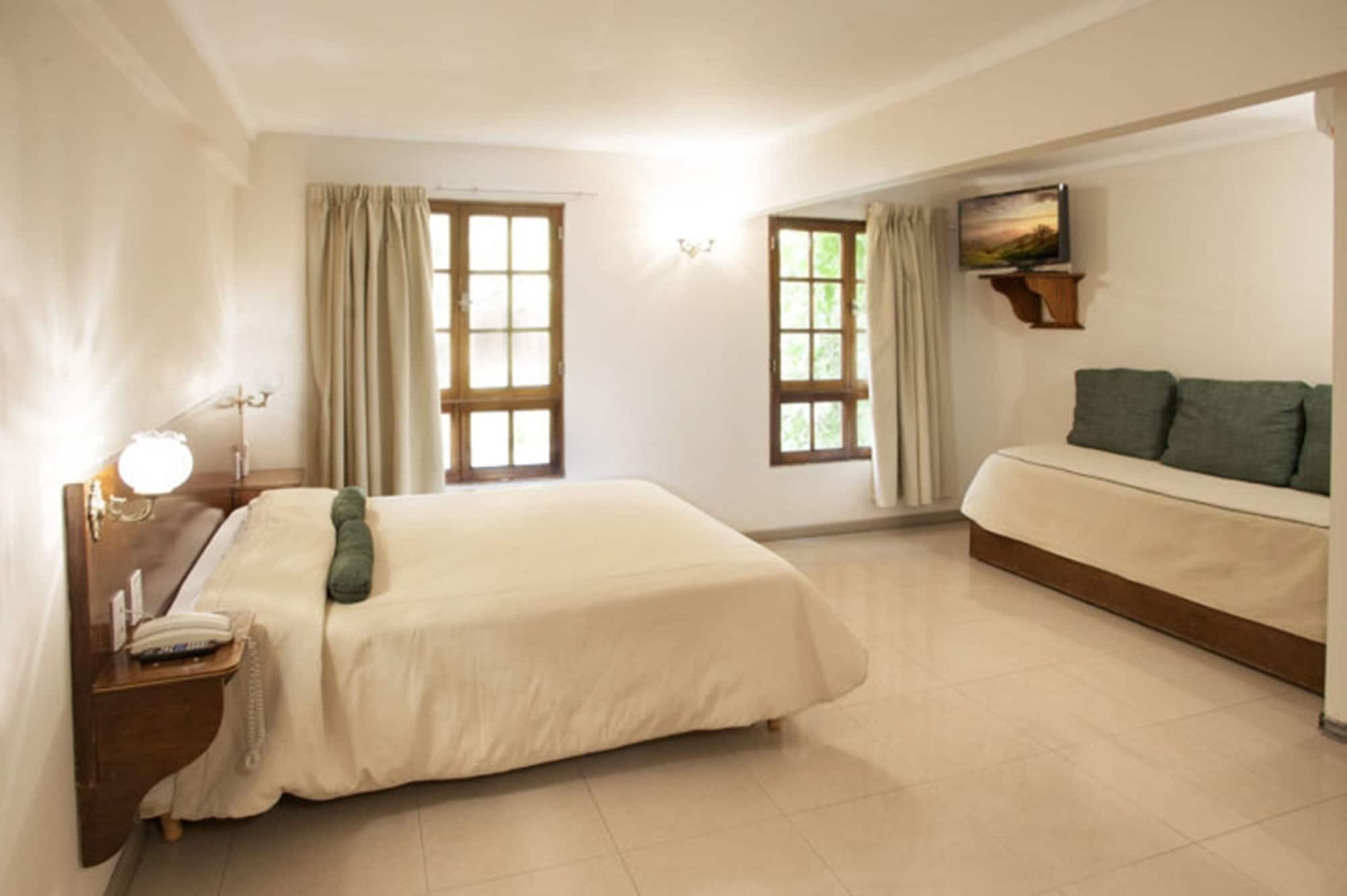 Hotel Princess Mendoza Bagian luar foto