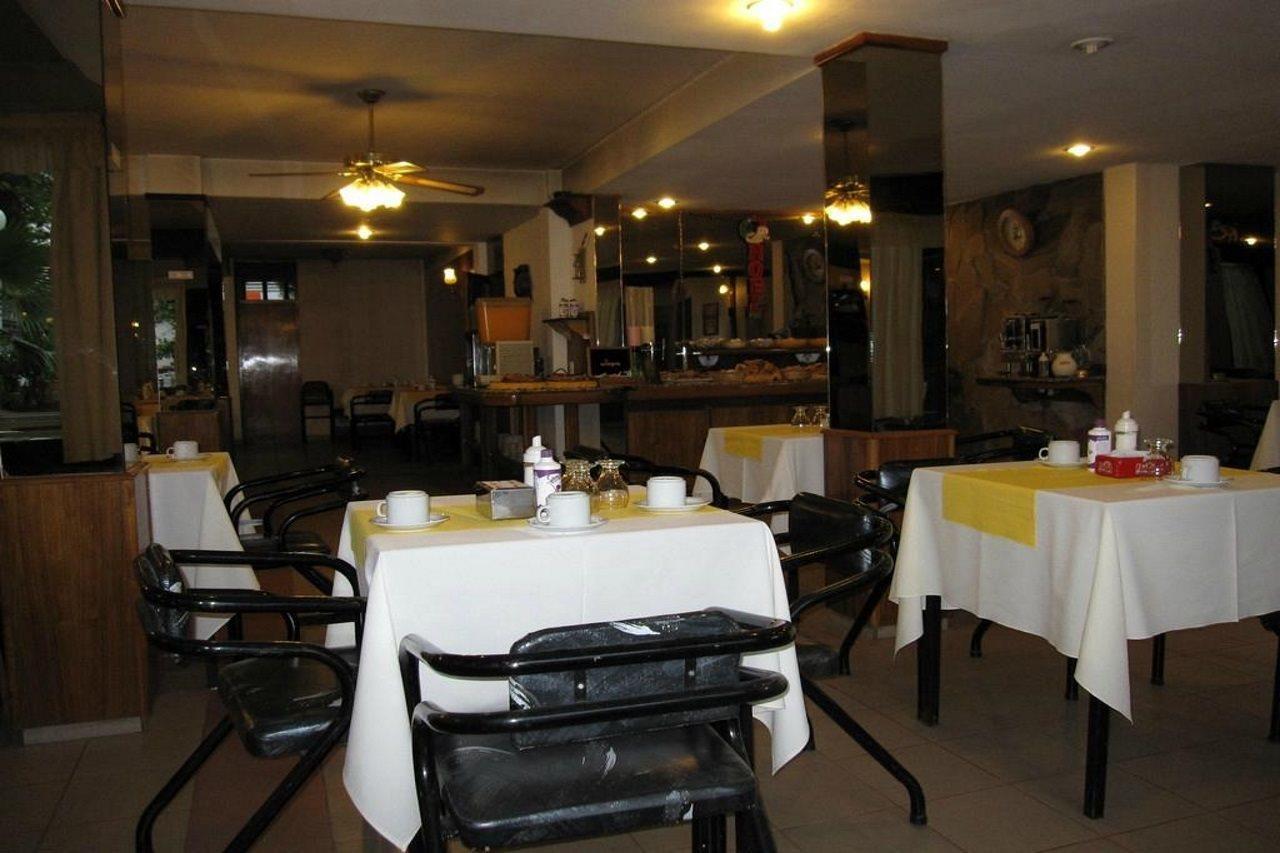 Hotel Princess Mendoza Bagian luar foto