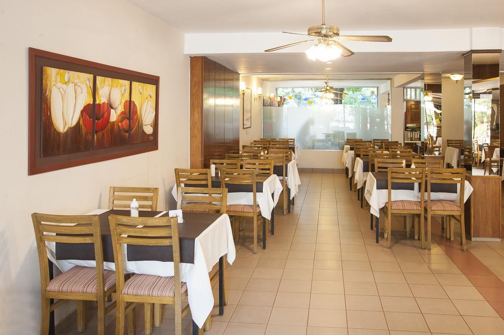 Hotel Princess Mendoza Bagian luar foto