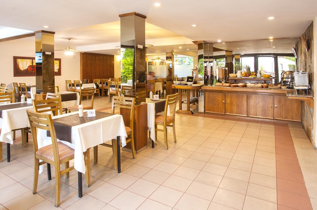 Hotel Princess Mendoza Bagian luar foto