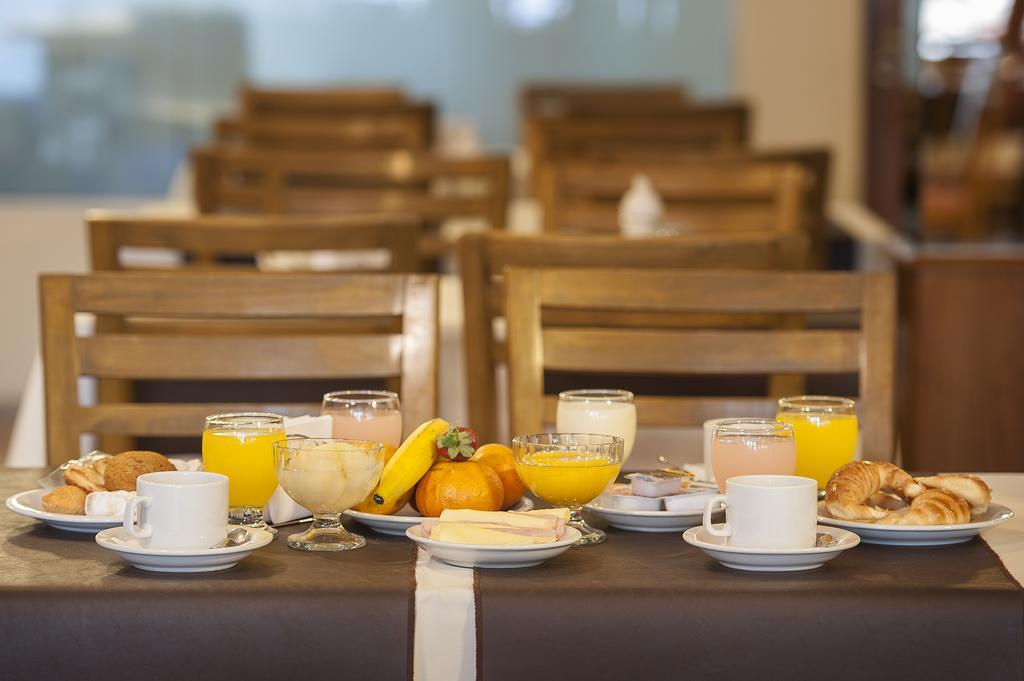 Hotel Princess Mendoza Bagian luar foto